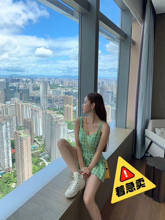 余潇潇2020秋冬新款格纹小xiang风连...