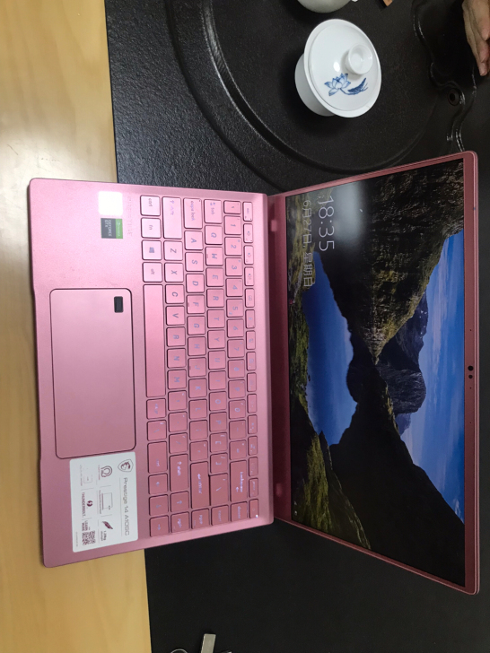 微星笔记本电脑：型号Prestige 14...