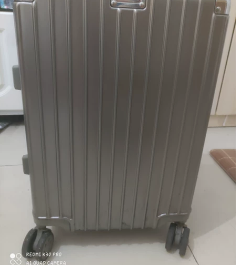 99新旅行箱一个，这个是从广州批发商买回来...