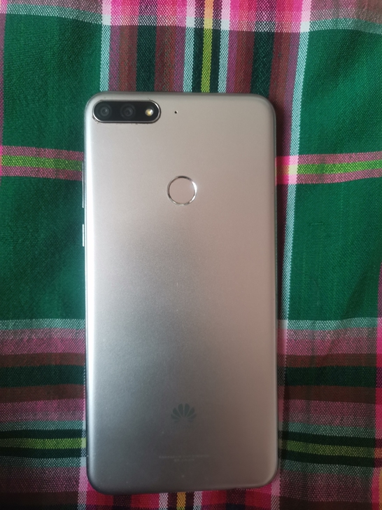 品牌型号 华为畅享8    3+32