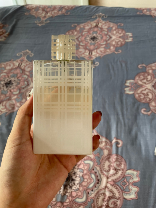 博柏利风格夏日女士香水100ml，余量如图...