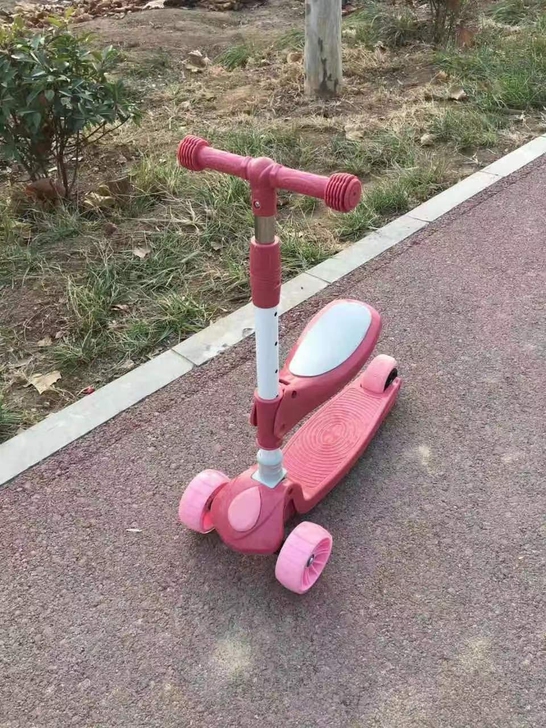 个人闲置滑板车,买来给宝宝玩的,朋友又送了...