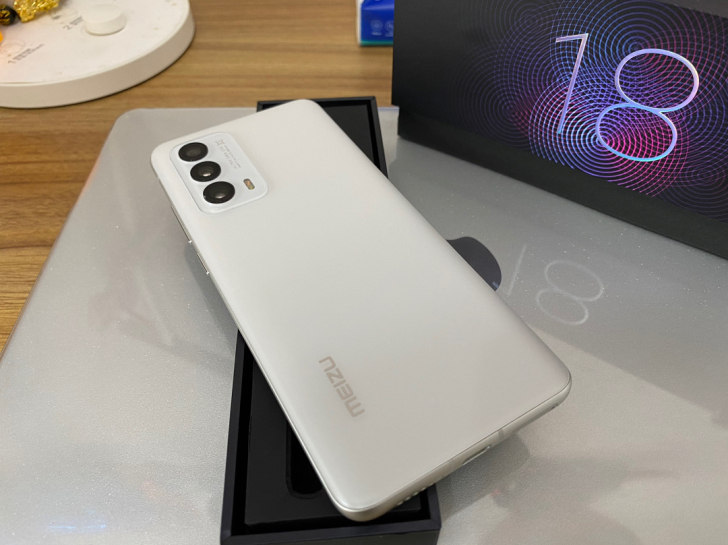 魅族18 12+256 踏雪色 箱说全 带...