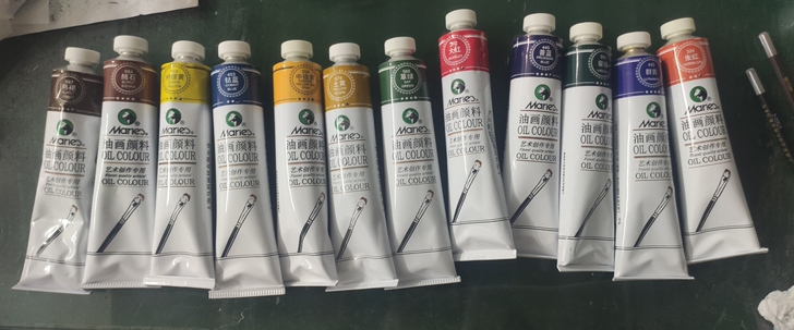 闲置马利油画颜料十二支，只有左边两支用过一...