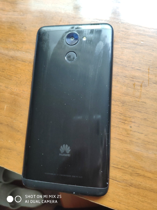 两年前买的华为手机，给母亲买的，现在又给她...