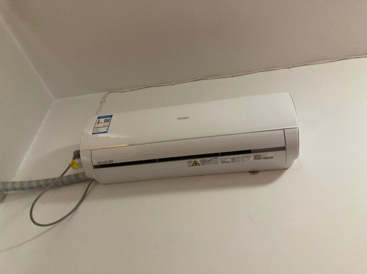海尔变频空调 几乎全新 用了一年不到，感觉...