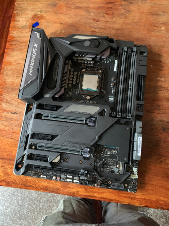 rog m10F华硕顶级主板 ，没有盒子了...