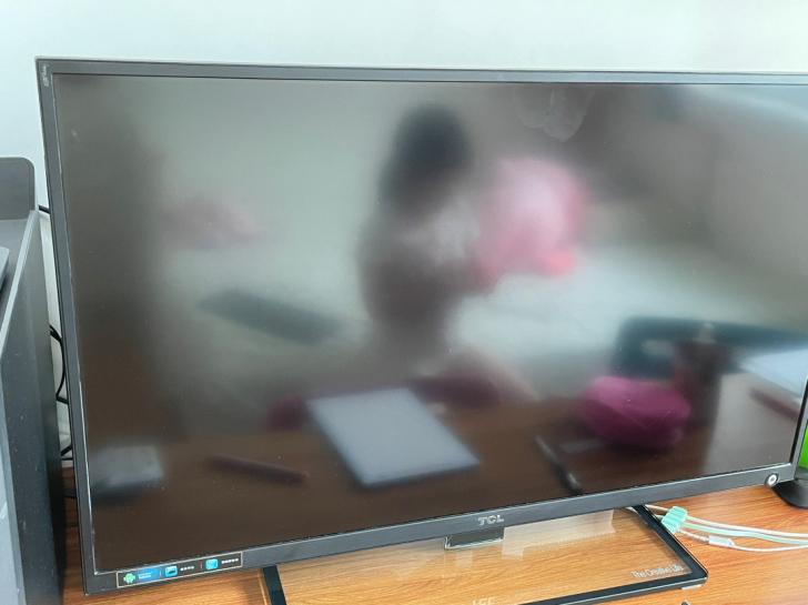 TCL电视,37英寸。