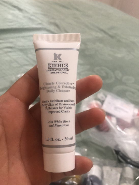 全新！科颜氏集焕白二合一磨砂洁面