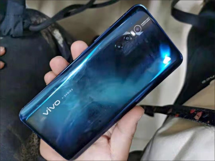 Vivox 27，手机配置8+128，，