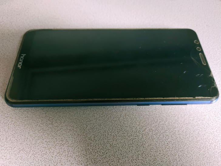 华为荣耀畅玩7X，9成新华为手机各项功能正...