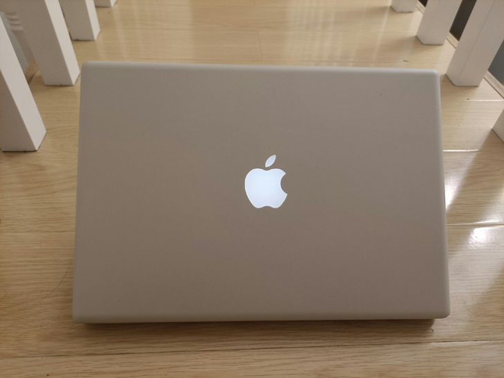 自己用的苹果电脑MacBookpro票据都在