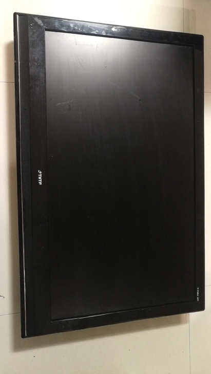 清华同方42寸液晶电视,