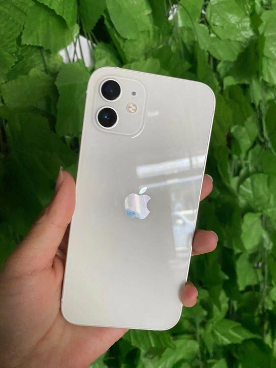 便宜转出女生自用苹果12  白色   国行...