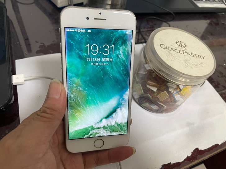 苹果iphone 6手机，64g内存，插卡...