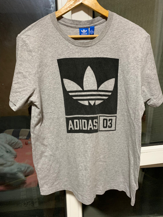 Adidas阿迪达斯，三叶草，灰色T恤，经...