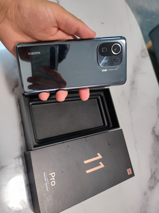 小米11pro 8+266 黑色 9成新