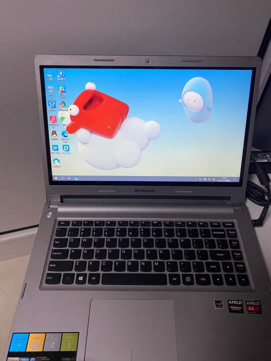 上大学因需要考证才买的电脑，平时都没怎么使...