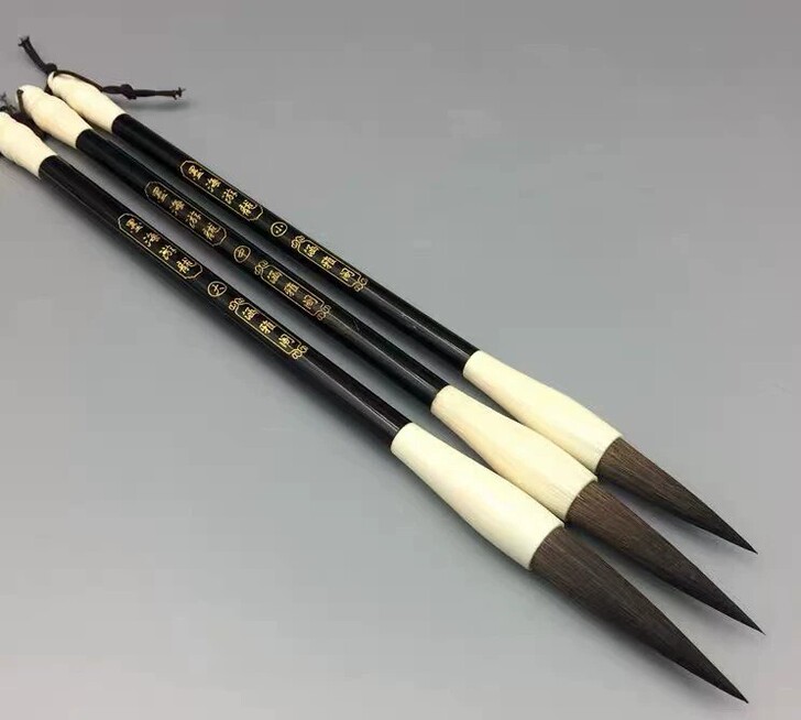 这是真正的中楷纯紫毫毛笔原价45一只，送给...