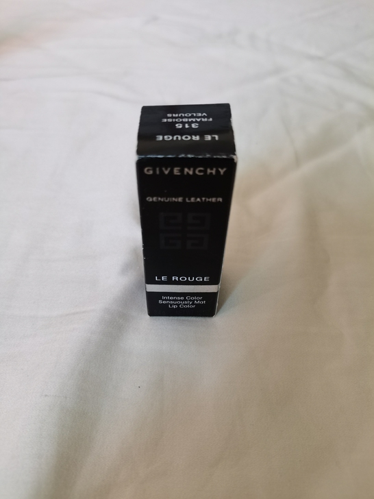 纪梵希口红，经典姨妈色，仅在手上试过色，有...