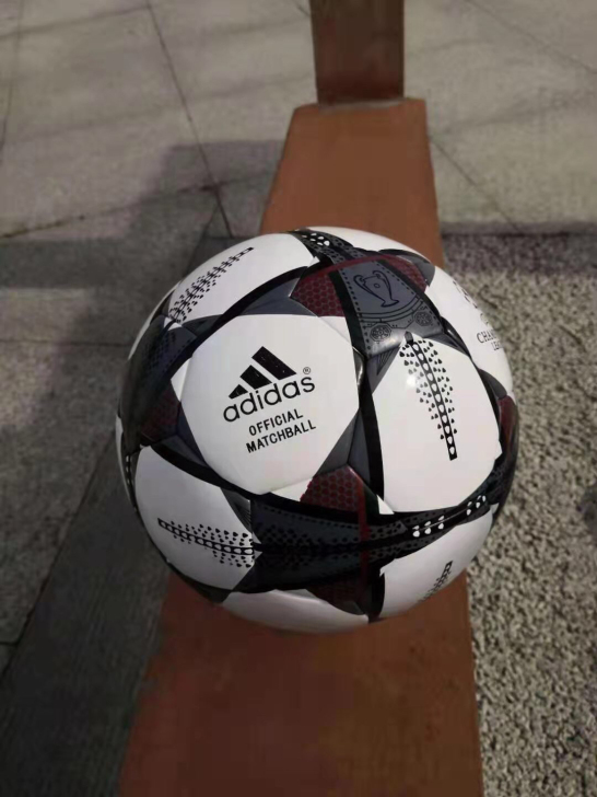 特价处理足球，欧冠4号5号，室内外水泥地足...