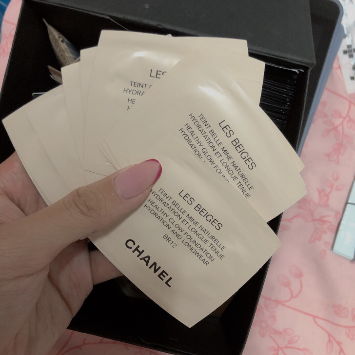 香奈儿米色时尚粉底液0.9ml*11片