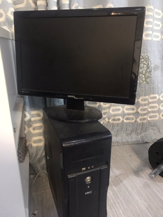 电脑显示加机箱便宜卖了！需自取，限沈阳一百...