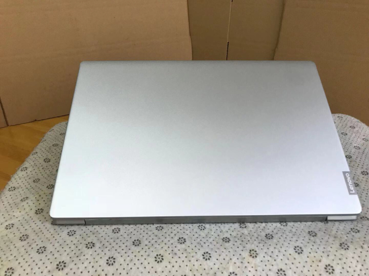 15寸新款，联想小新潮7000，笔记本电脑。