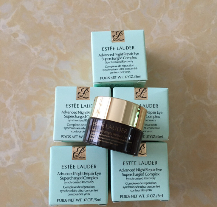 买正装送的眼霜小样5ml