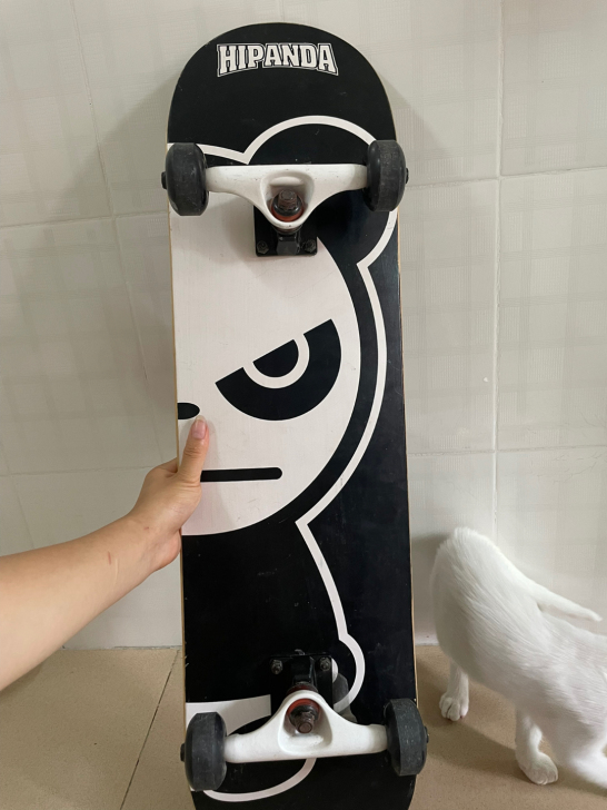 实体店700买的，滑板，几乎全新，未使用，...