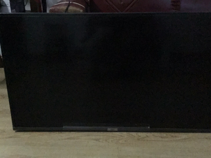 TCL电视 屏幕黑屏 40寸