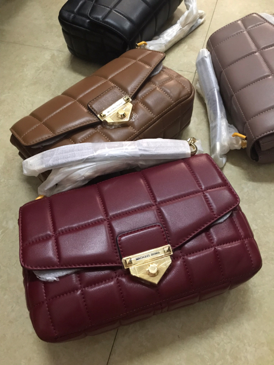 工厂清货！MK soho羊皮菱格包小号