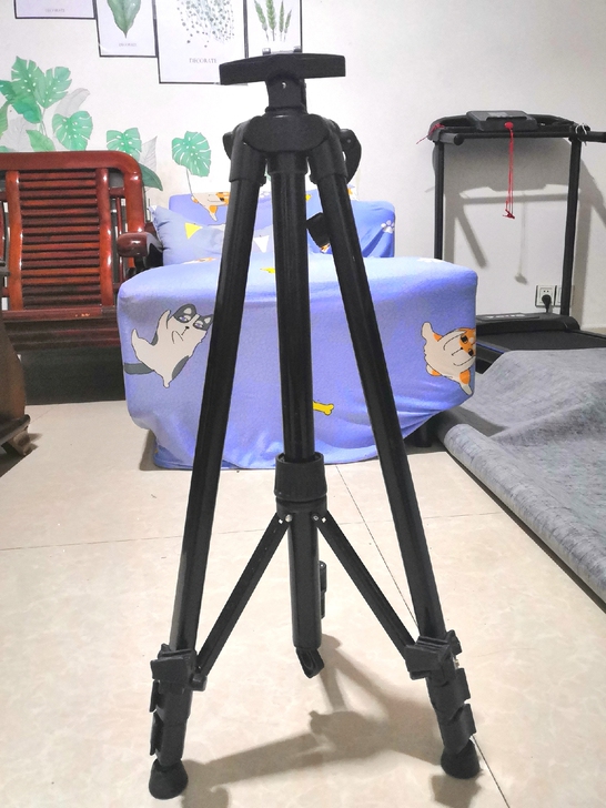 可折叠画板架闲置出售，几乎全新，包邮