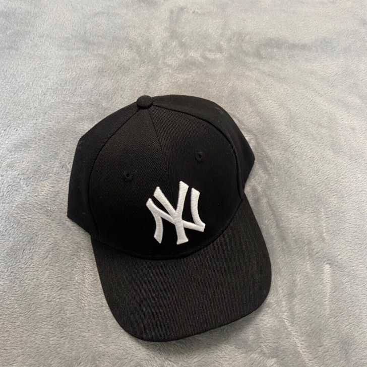 个人闲置MLB棒球帽，代购朋友那边帮人带的...