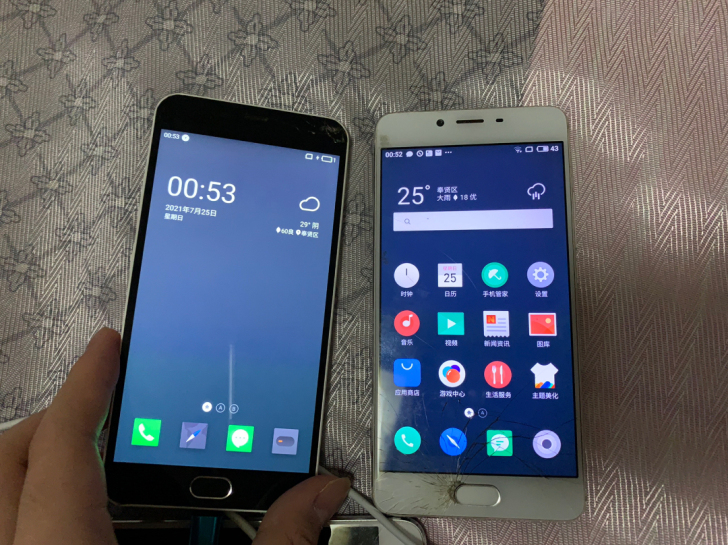 两台魅族，一个魅族E2有裂，64g的，还有...