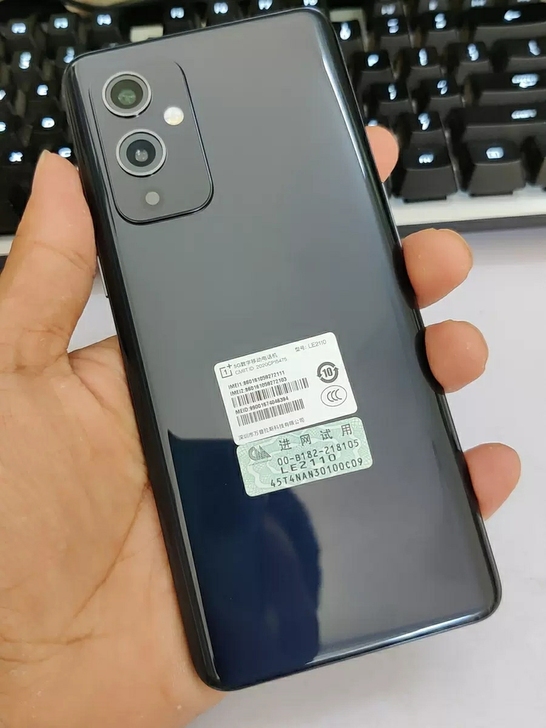 一加OnePlus 9 5G旗舰120Hz...