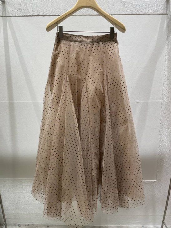 新入手的裙子，质料很舒服，颜色跟图片一样！...