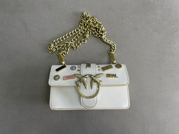 pinko 小号白色徽章燕子包