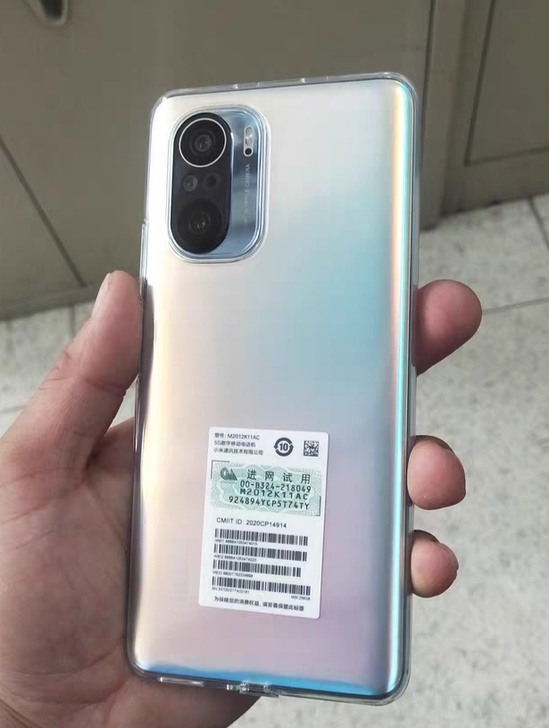 红米K40到手没有两个月，因上大学家人买了...