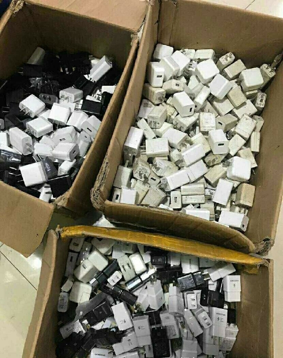 二手手机充电器 二手手机充电器 二手手机充...