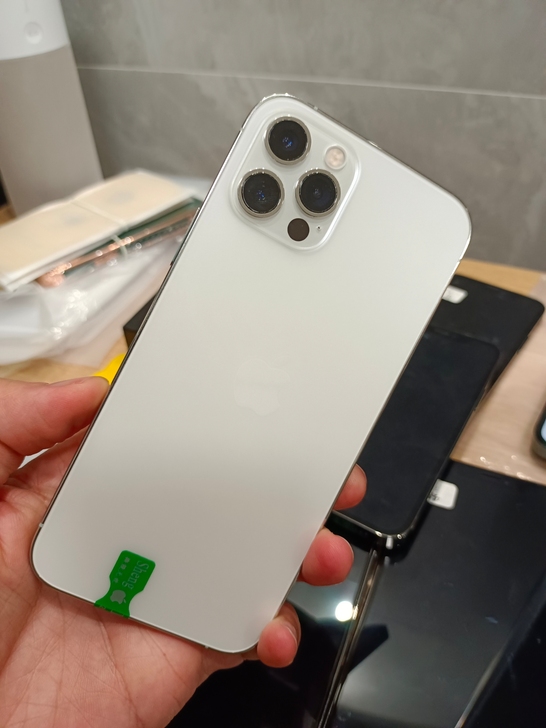 苹果顶级12pro，白色256g美版无锁全...
