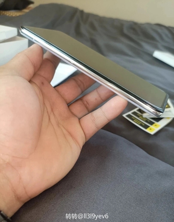 红米k30至尊纪念版，6＋128。