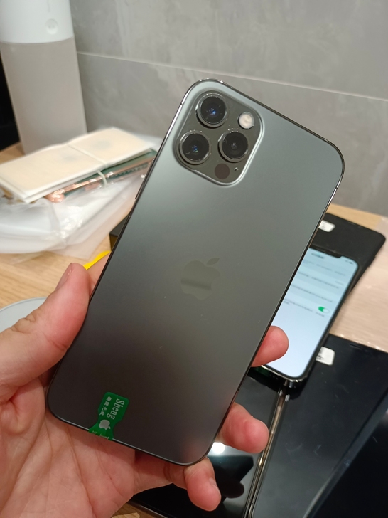 苹果顶级12pro，石墨色256g美版无锁...
