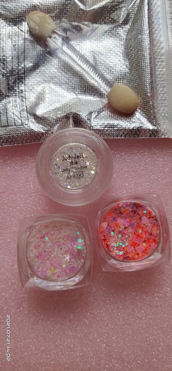 眼影 高光 香水 眼线 定妆粉