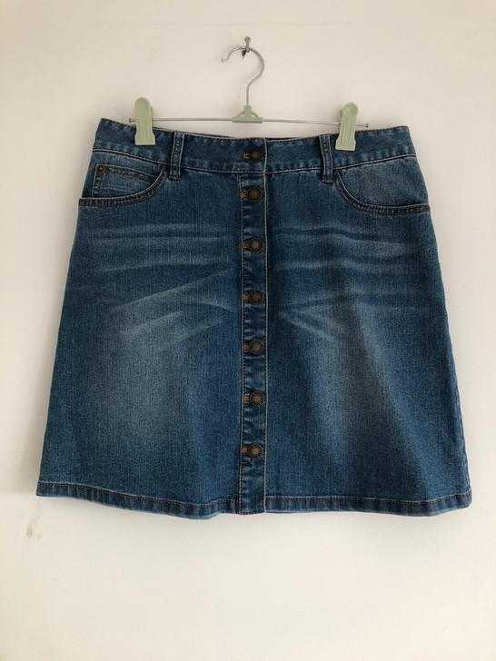 哥弟牛仔裙，仅试穿，3码，看标就知道新旧程度