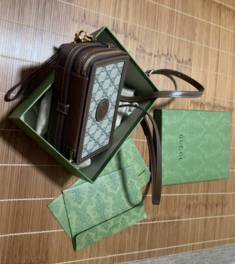 GUCCI古驰互扣式双G手袋（男女同款） ...