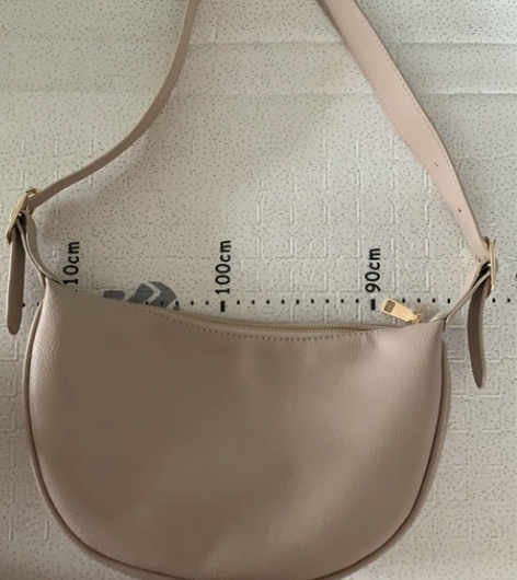 全新 网红饺子包 卡色