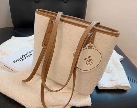 大容量单肩包女上课通勤小熊托特包 棕色 黄...