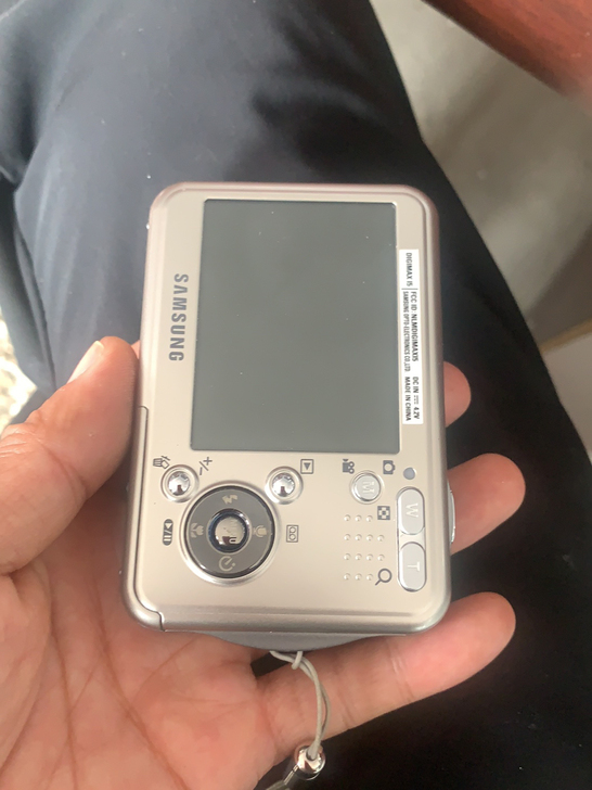 三星I5照相机 功能完好 新换电池 成色不错
