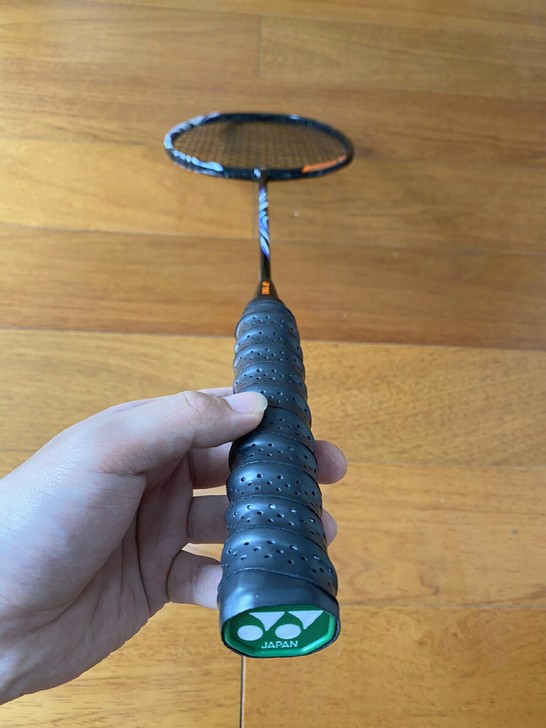 闲置转让个人一手尤尼克斯羽毛球拍